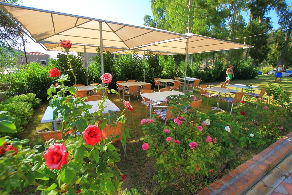 Palm Bay Beach Hotel Emecik Bagian luar foto