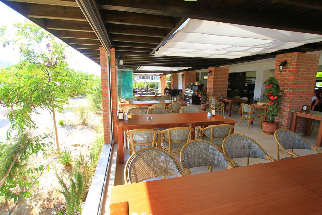 Palm Bay Beach Hotel Emecik Bagian luar foto