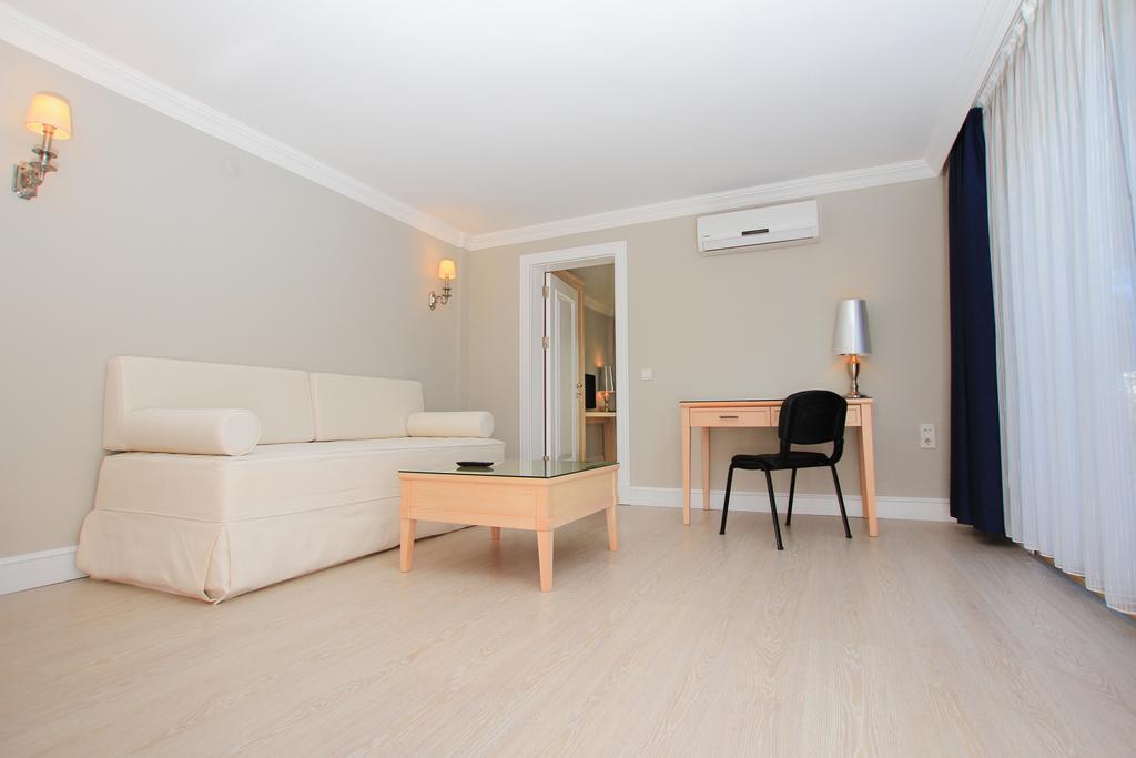 Palm Bay Beach Hotel Emecik Bagian luar foto