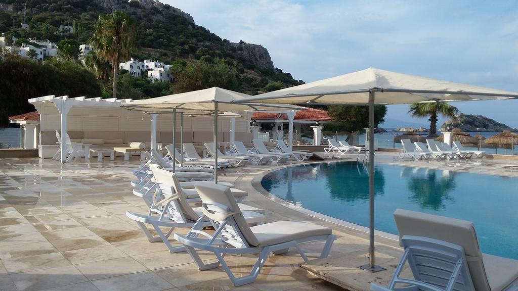 Palm Bay Beach Hotel Emecik Bagian luar foto