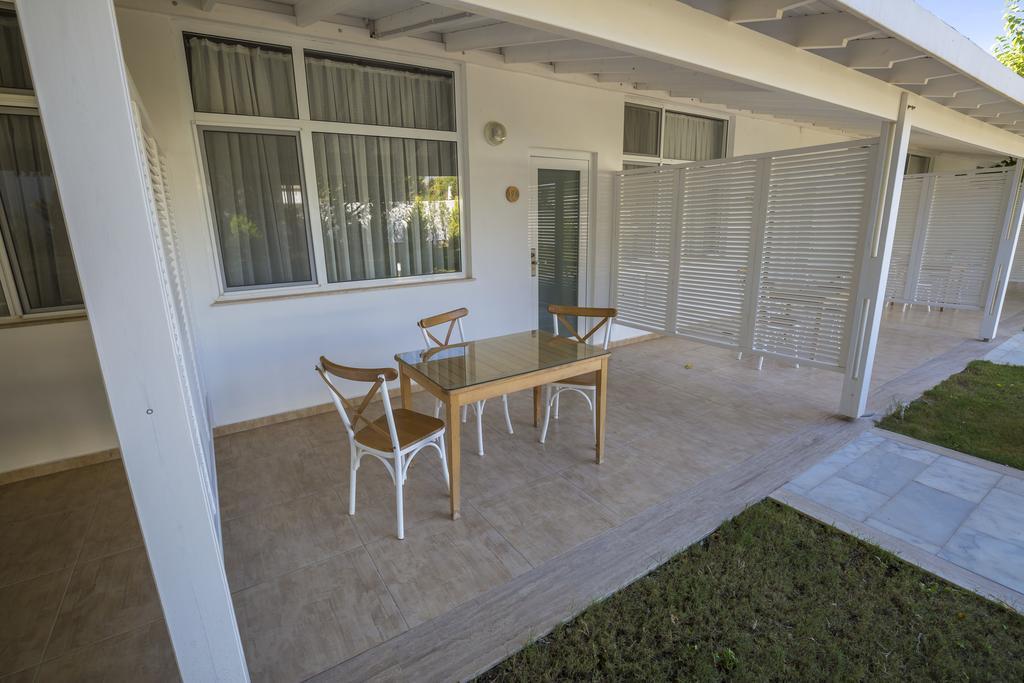 Palm Bay Beach Hotel Emecik Bagian luar foto